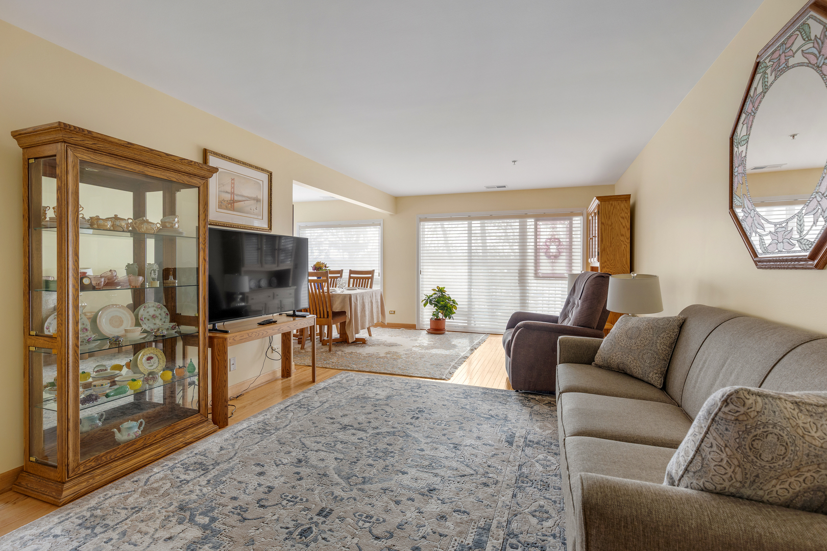 1635 N Milwaukee Avenue Unit: 201