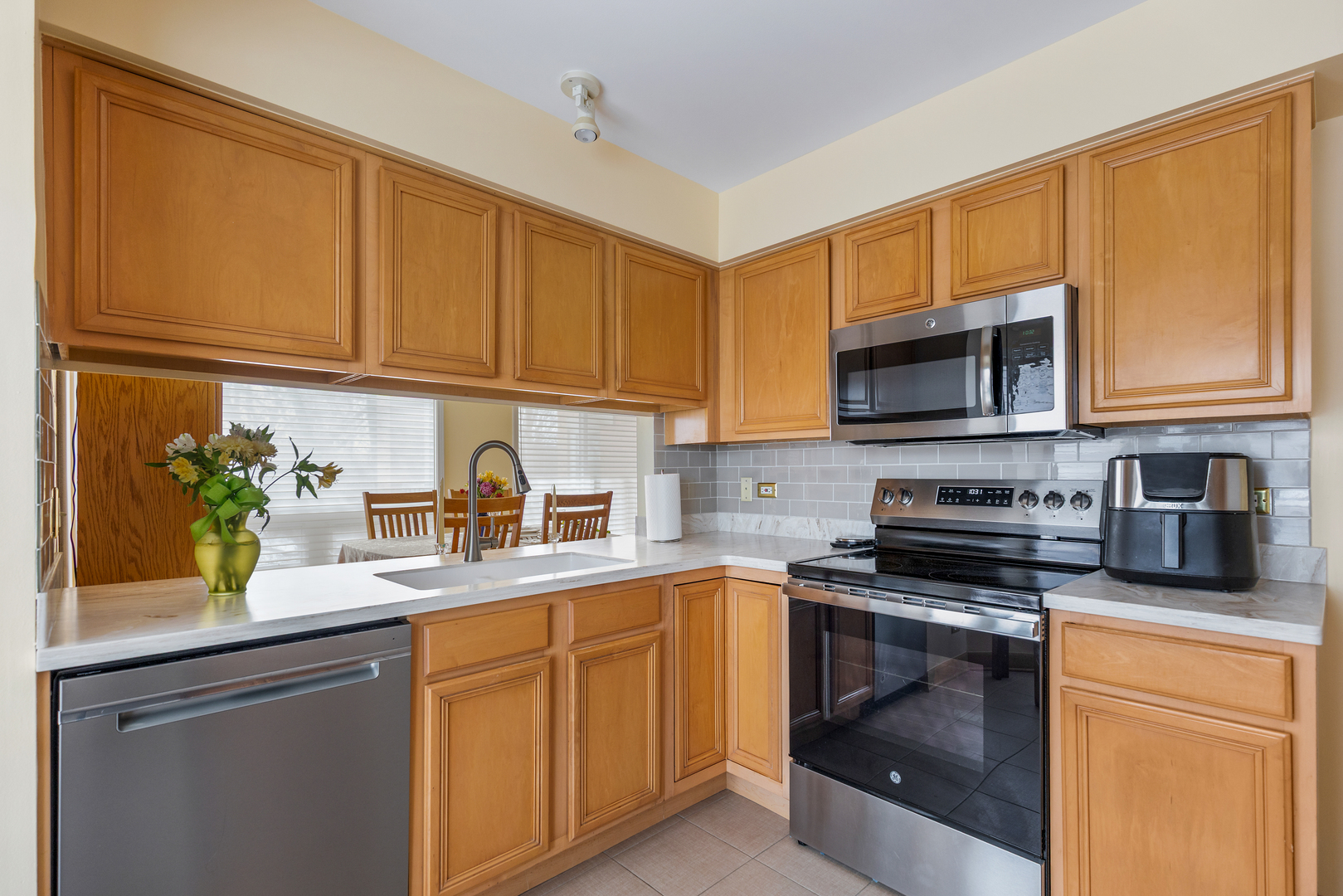 1635 N Milwaukee Avenue Unit: 201