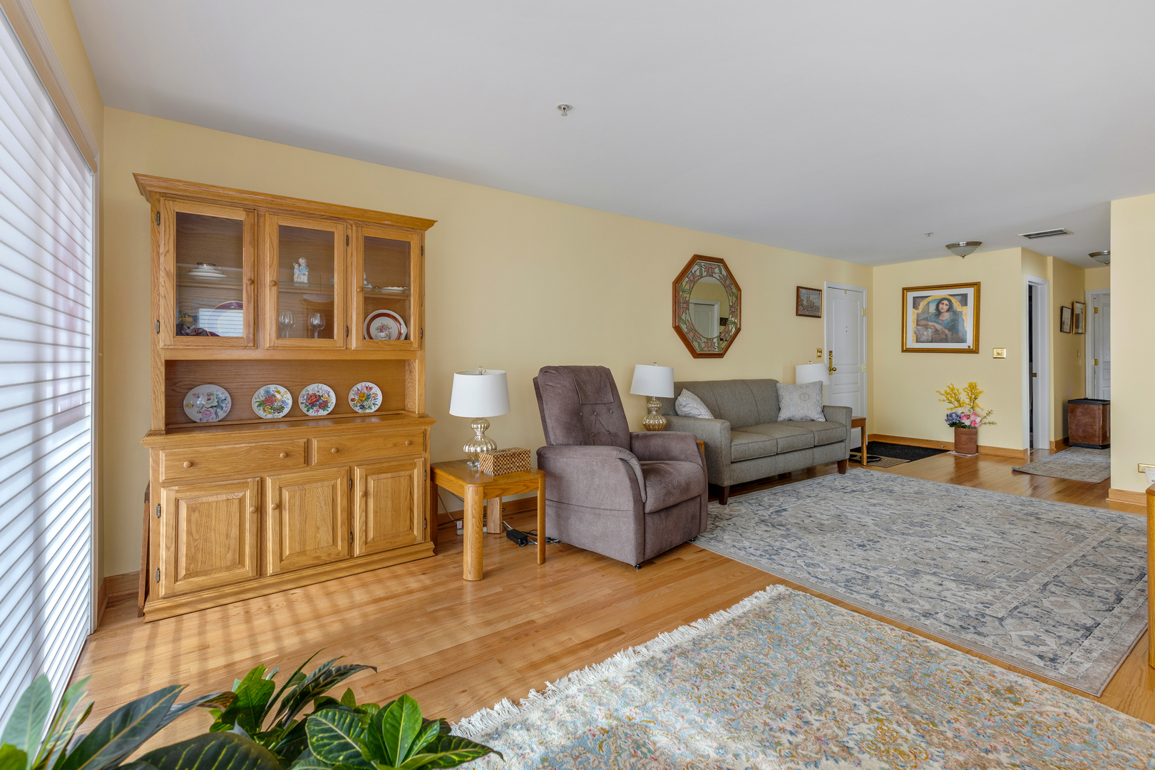 1635 N Milwaukee Avenue Unit: 201