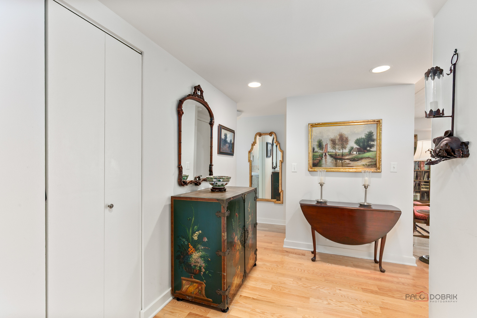 1301 N Western Avenue Unit: 229