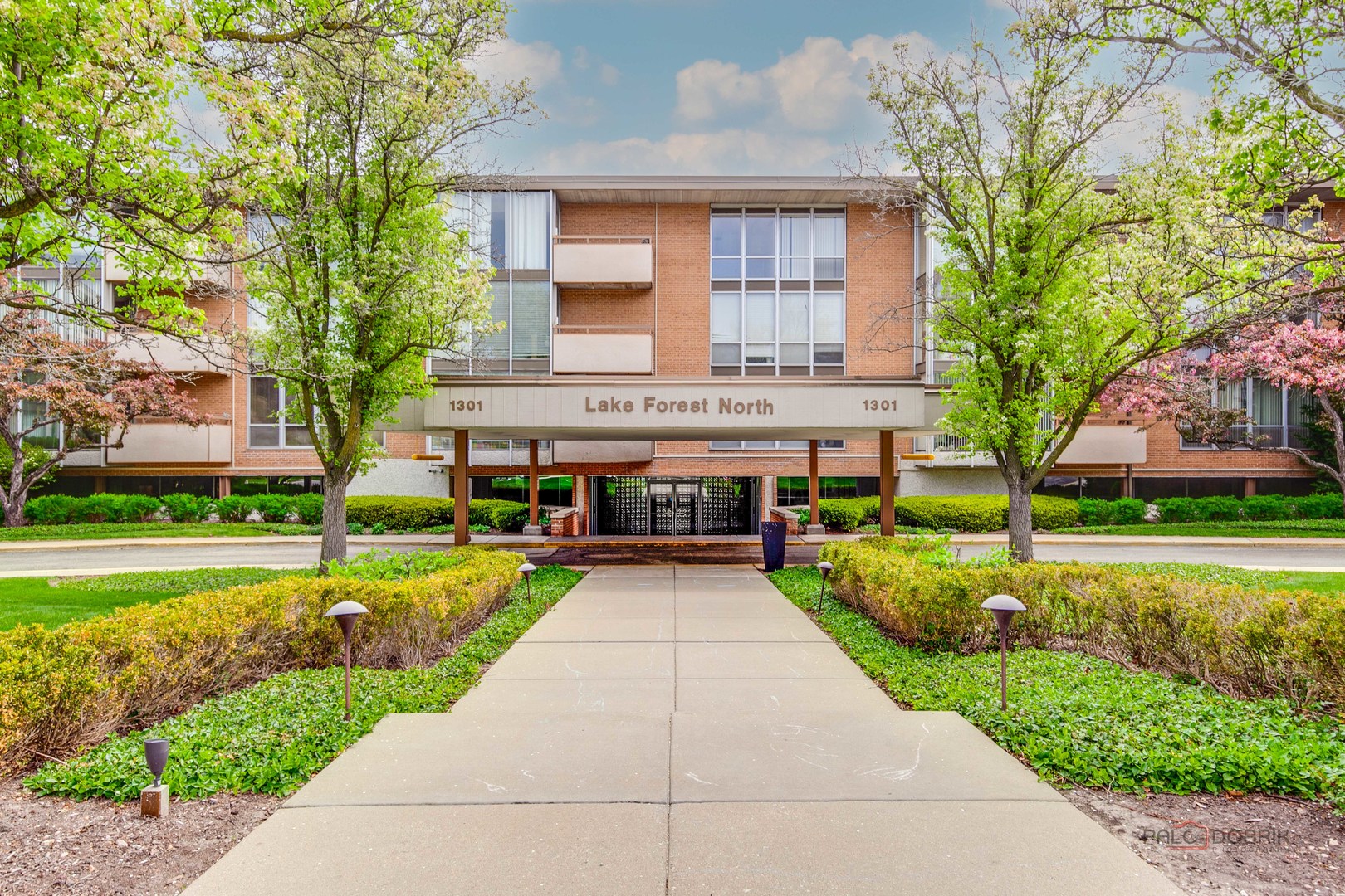 1301 N Western Avenue Unit: 229