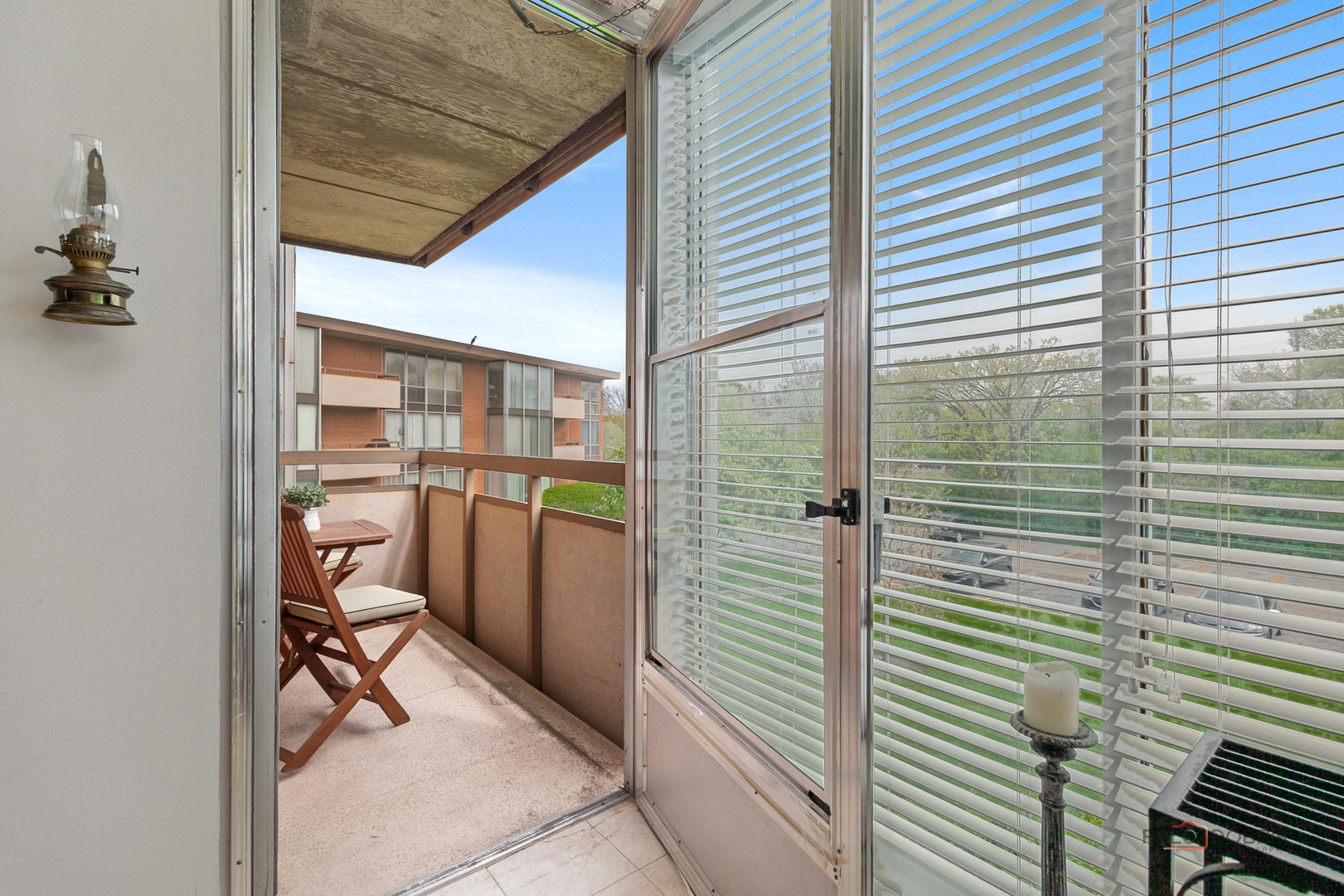 1301 N Western Avenue Unit: 229