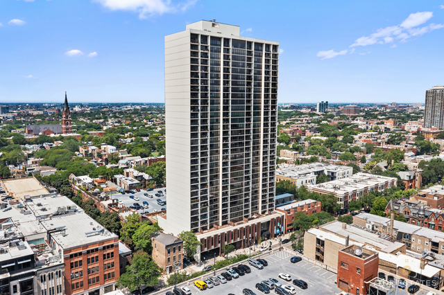1636 N Wells Street Unit: 2014