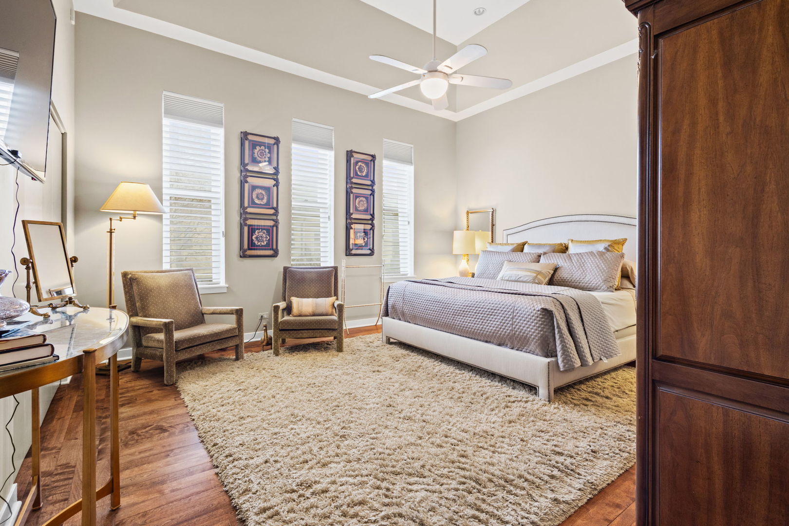 829 Stables Court W
