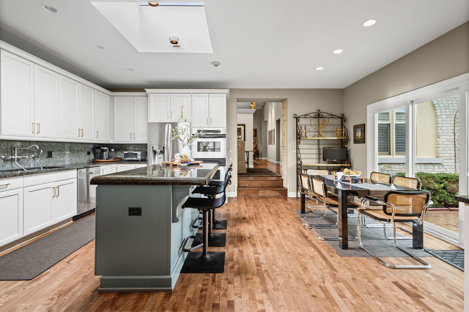 829 Stables Court W