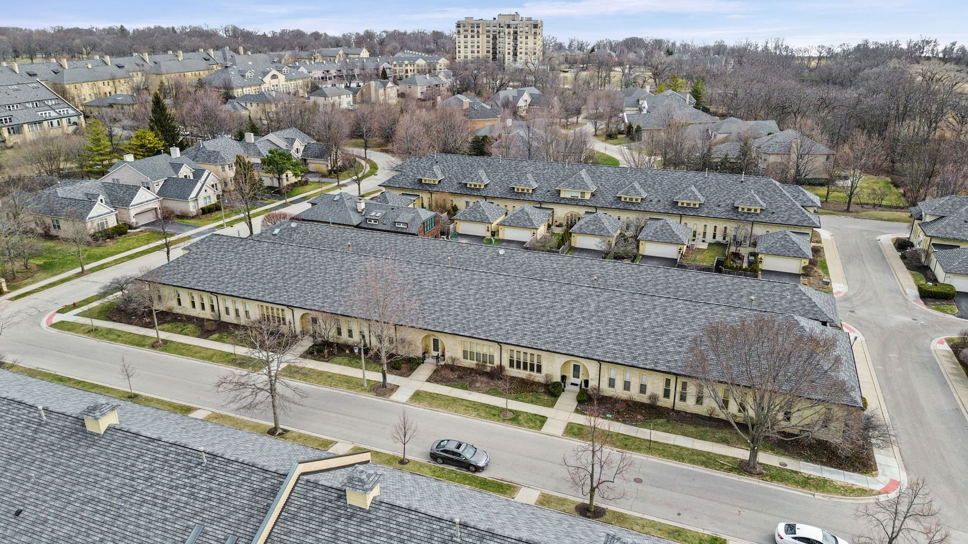 829 Stables Court W