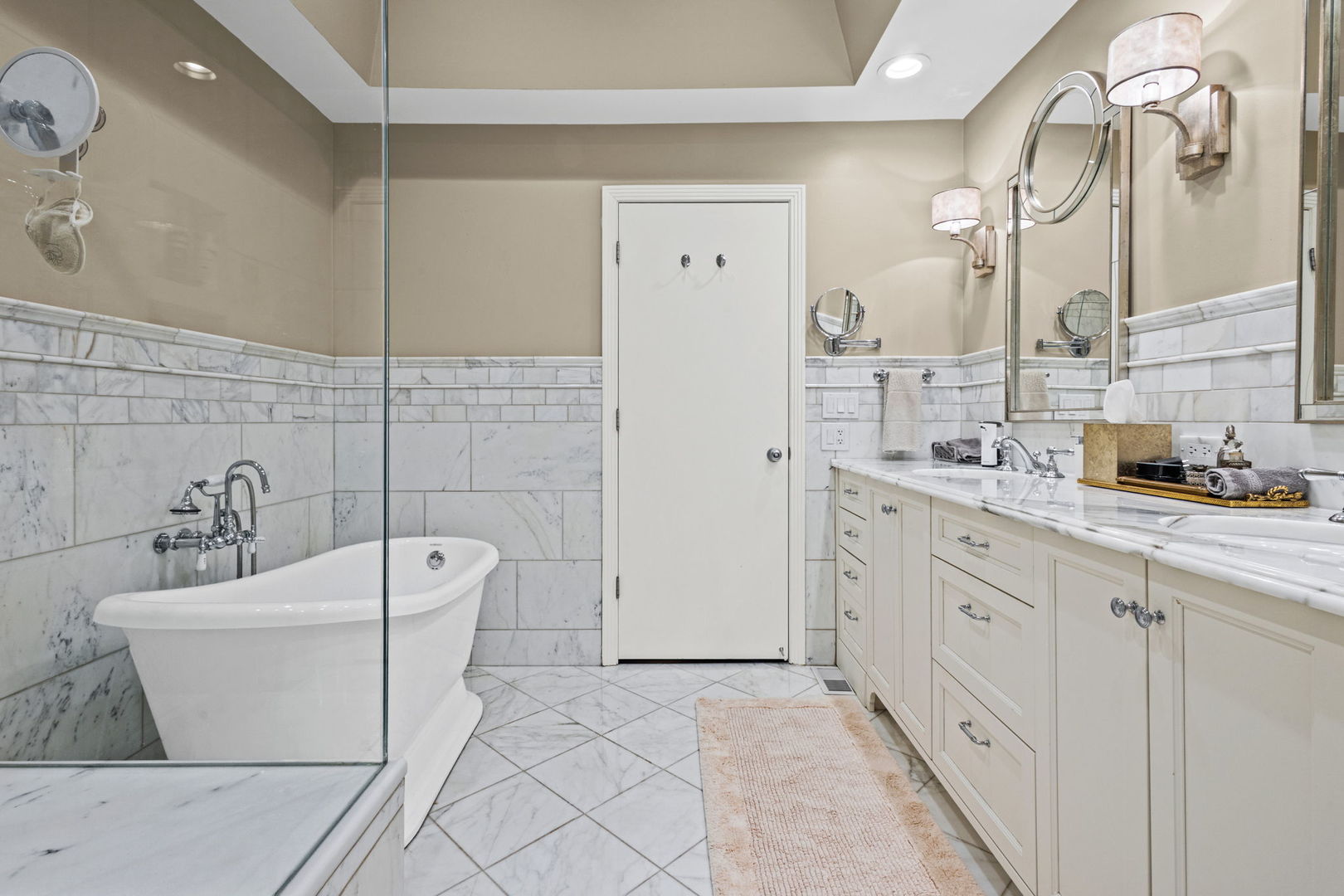 829 Stables Court W