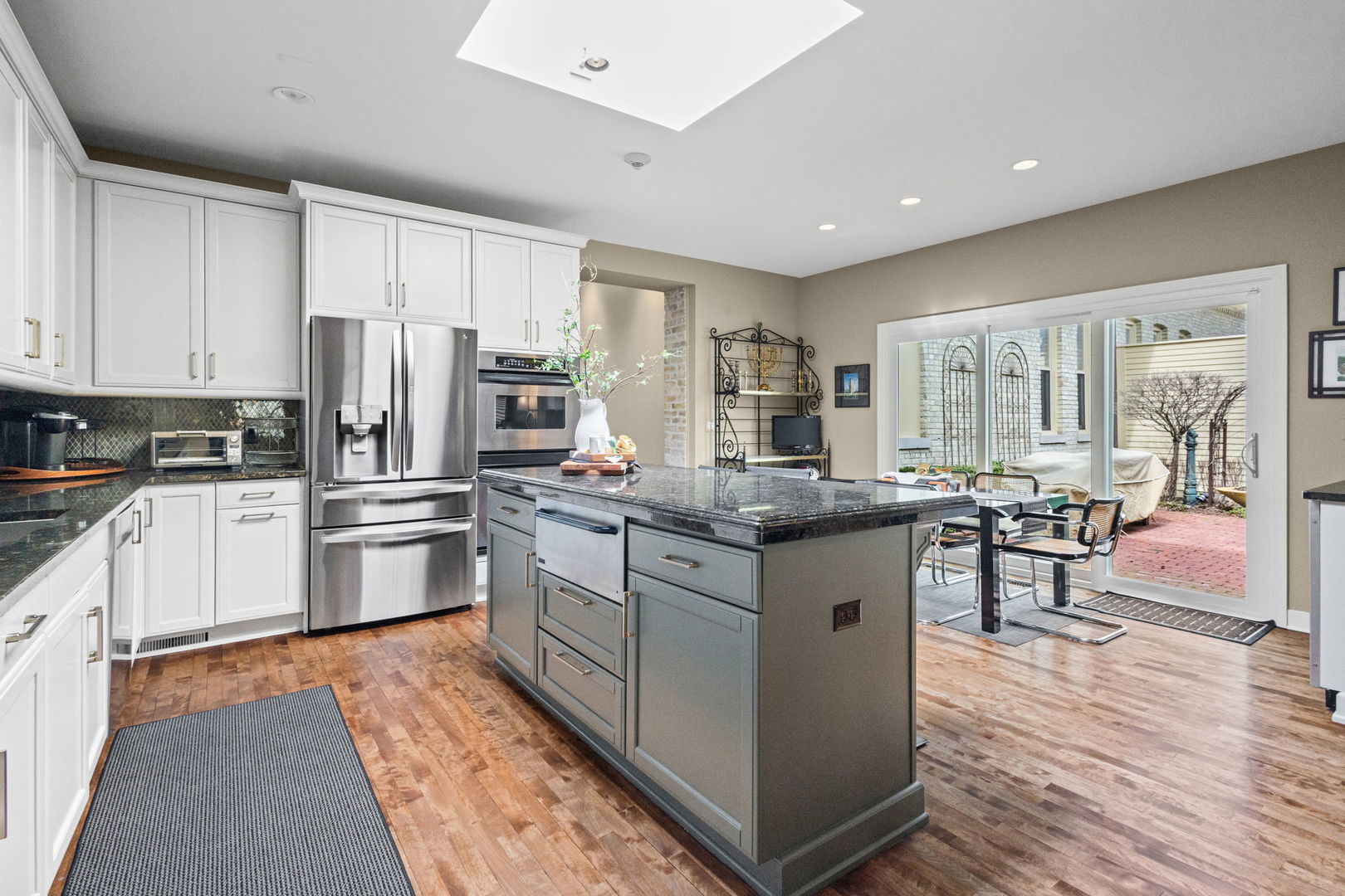 829 Stables Court W