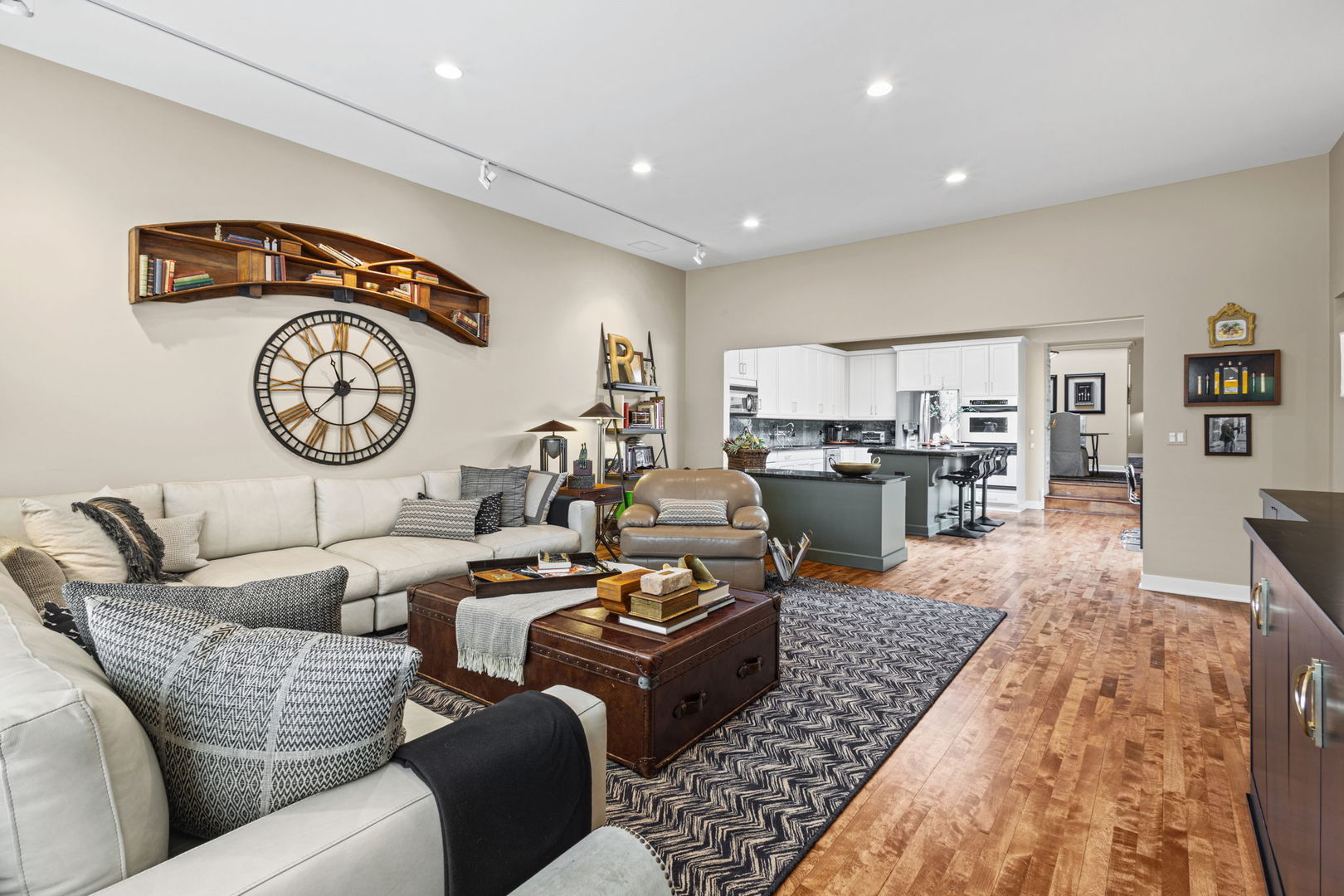 829 Stables Court W