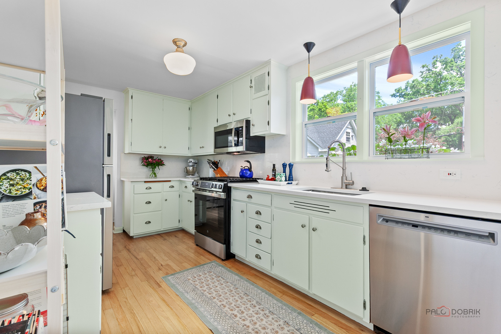 130 E North Avenue
