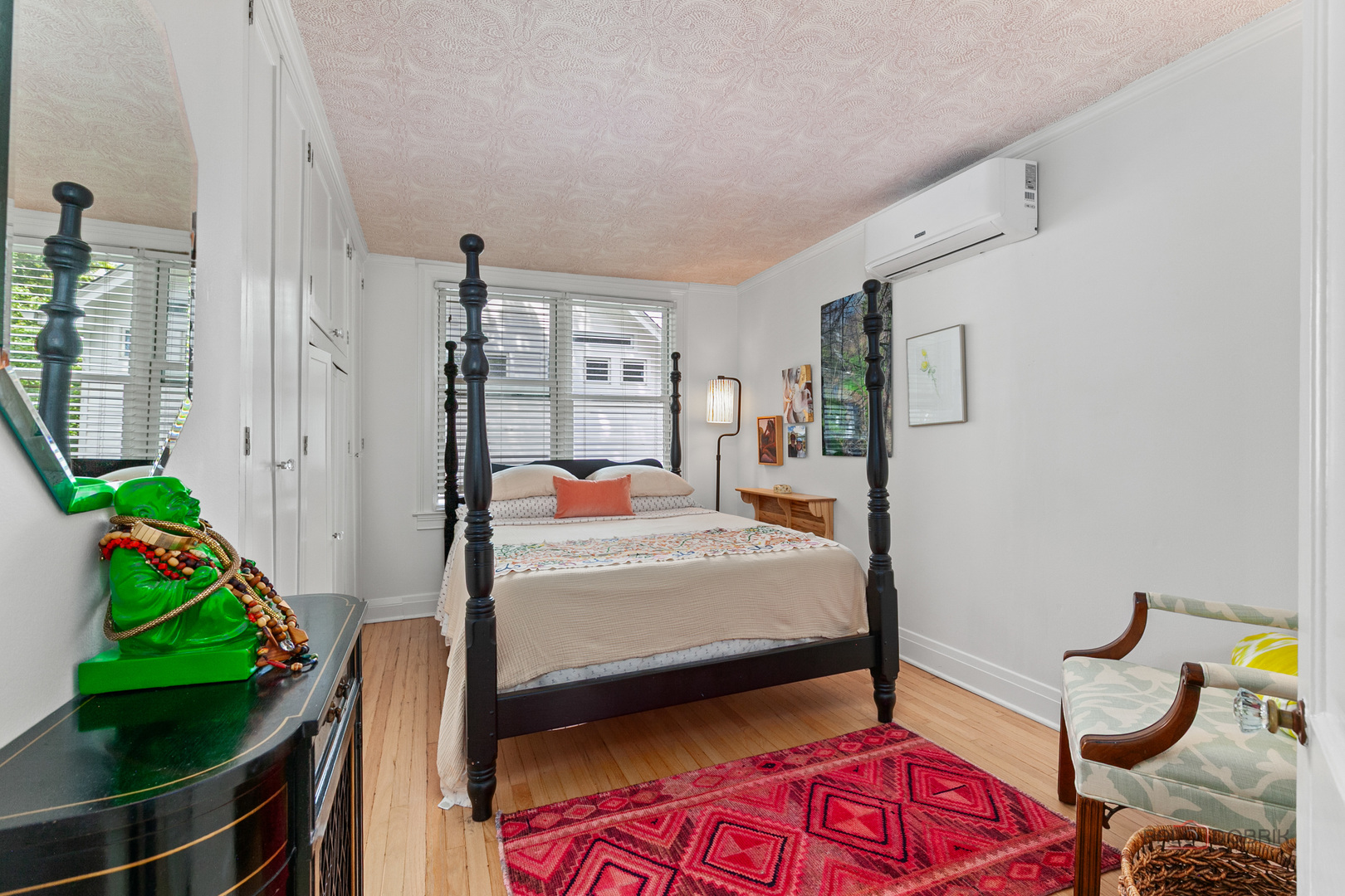 130 E North Avenue