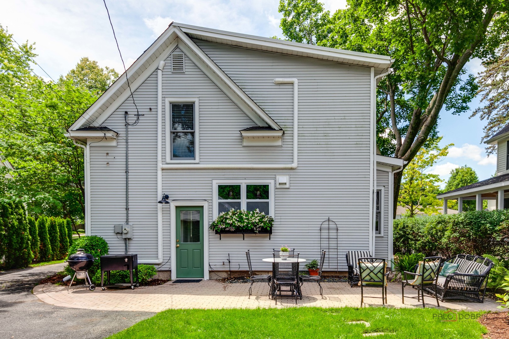 130 E North Avenue