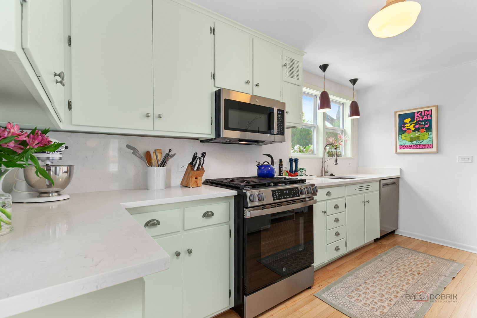 130 E North Avenue
