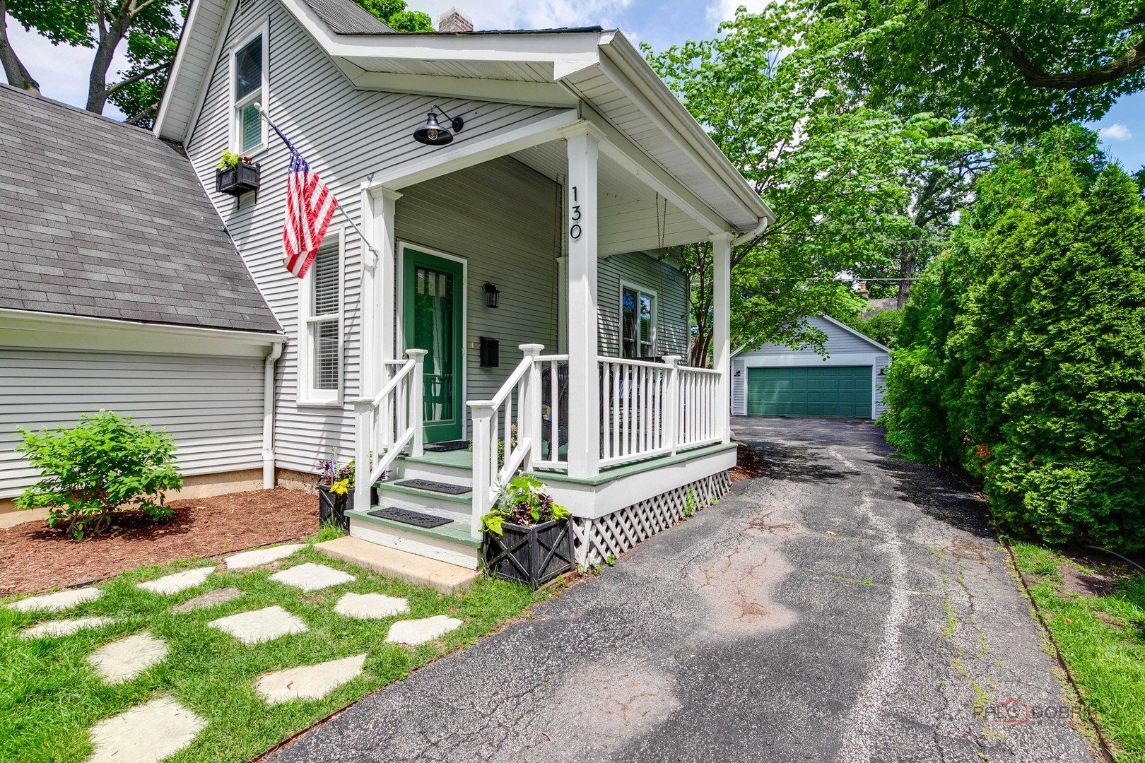 130 E North Avenue
