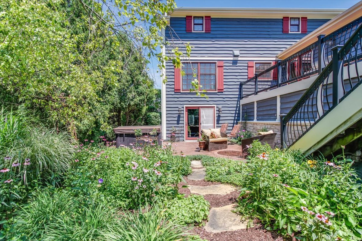 135 Harbor Drive