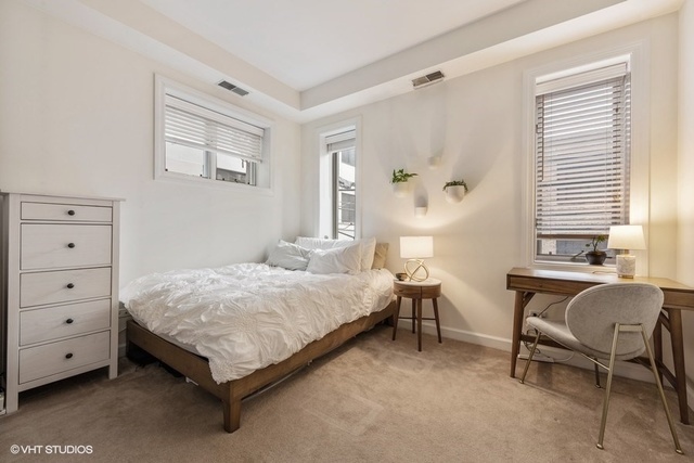 1429 N Wells Street Unit: 205