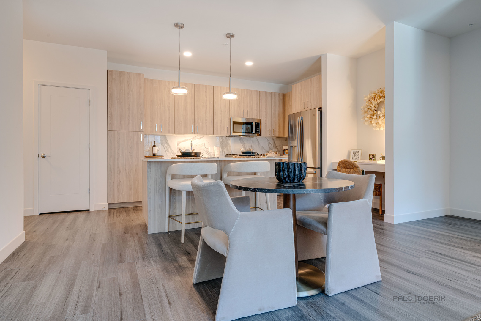 750 Hawthorn Row Unit: 1163