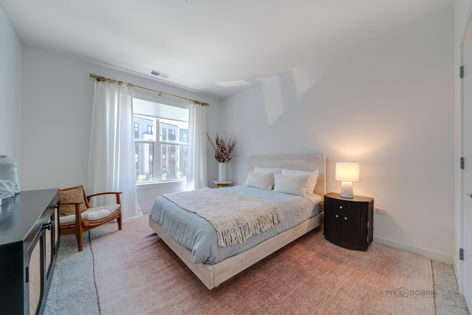 750 Hawthorn Row Unit: 1163