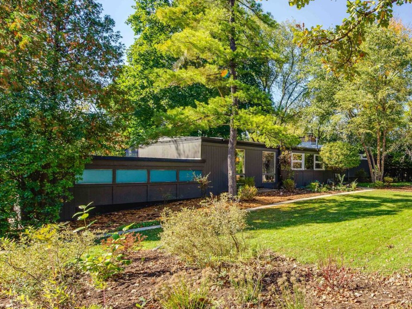 1470 Ridge Road Highland Park Il Us 60035 Mrd12789022