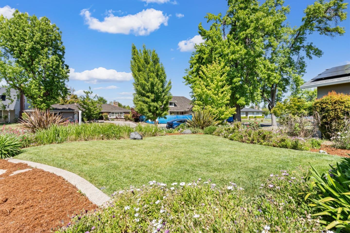 1114 South Genevieve Lane