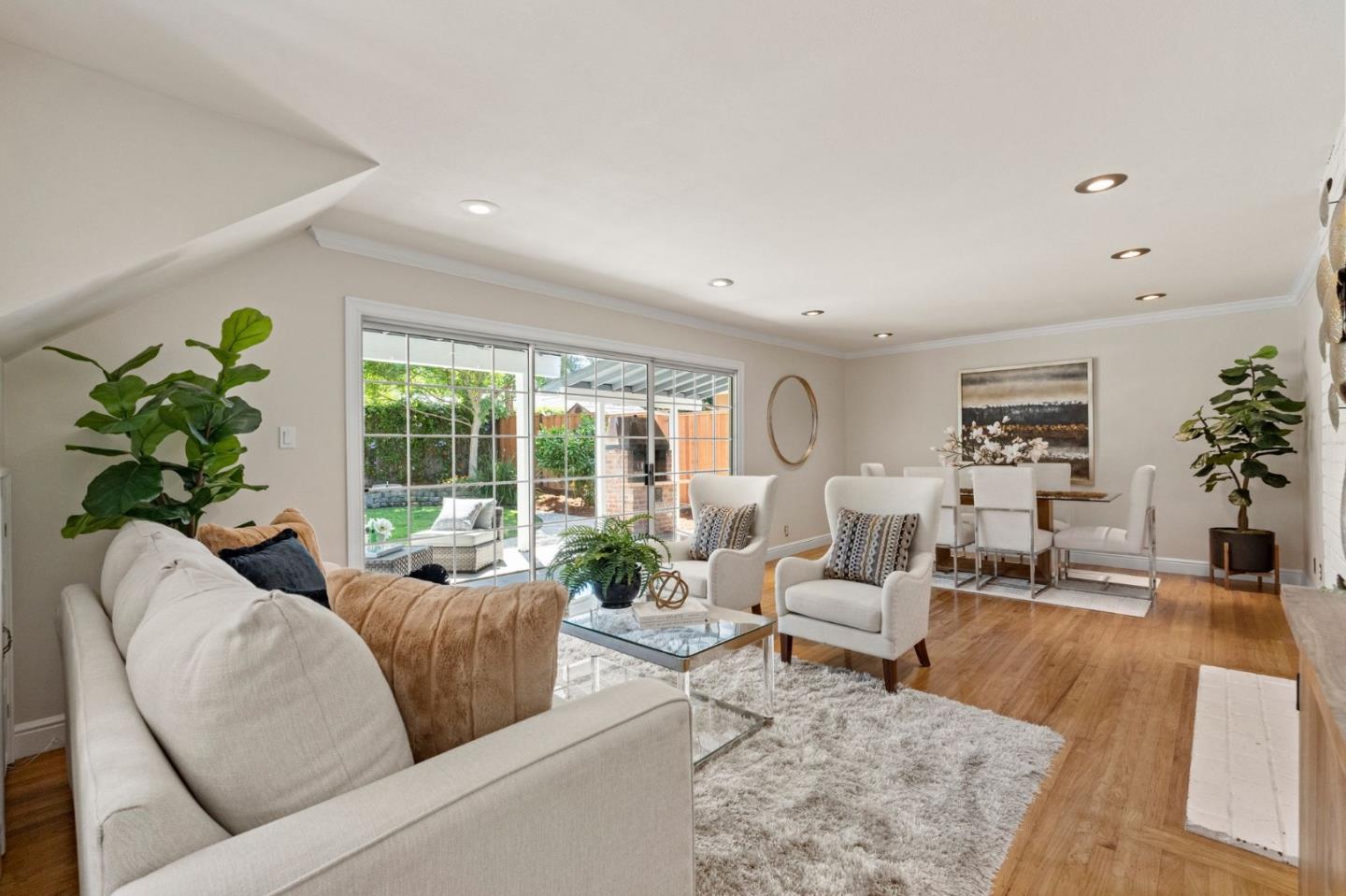 1114 South Genevieve Lane