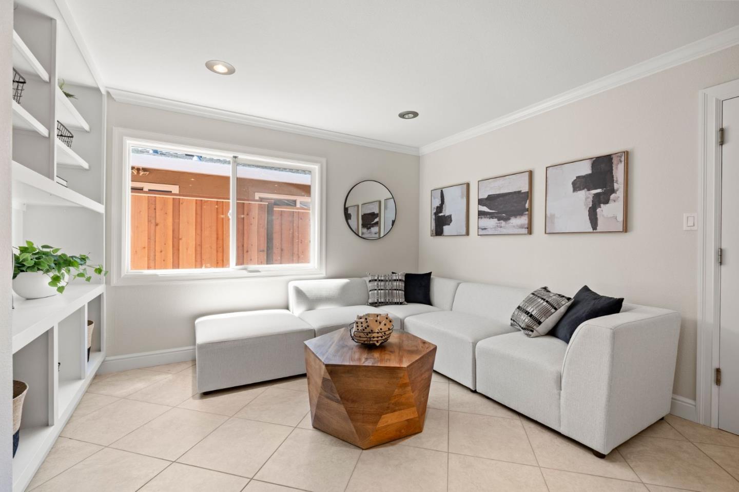1114 South Genevieve Lane