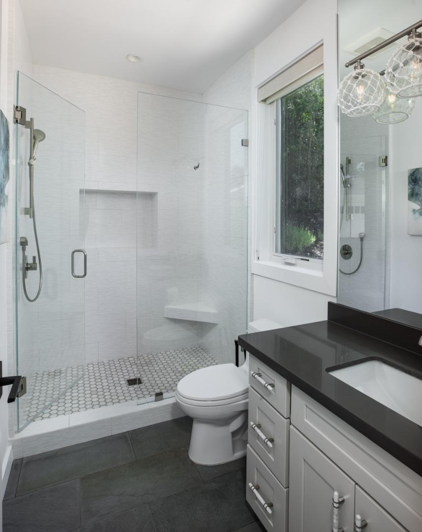 140 Twin Oaks DR