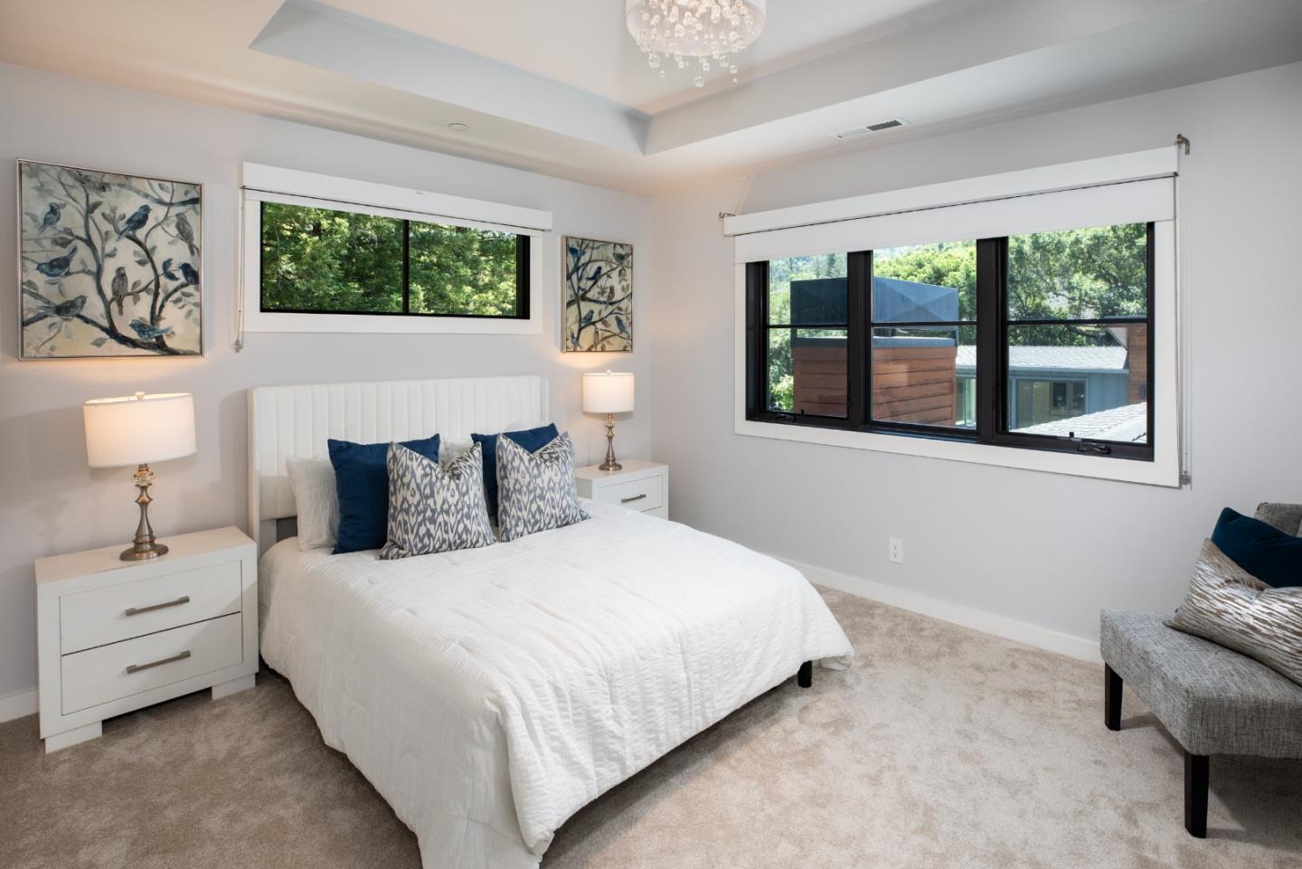 140 Twin Oaks DR