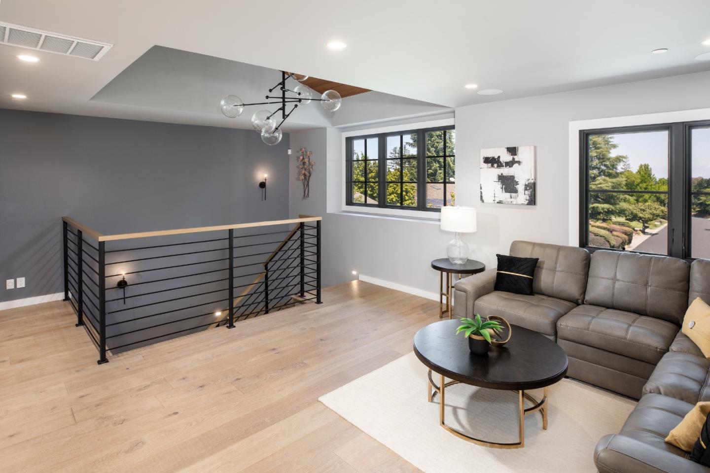 140 Twin Oaks DR
