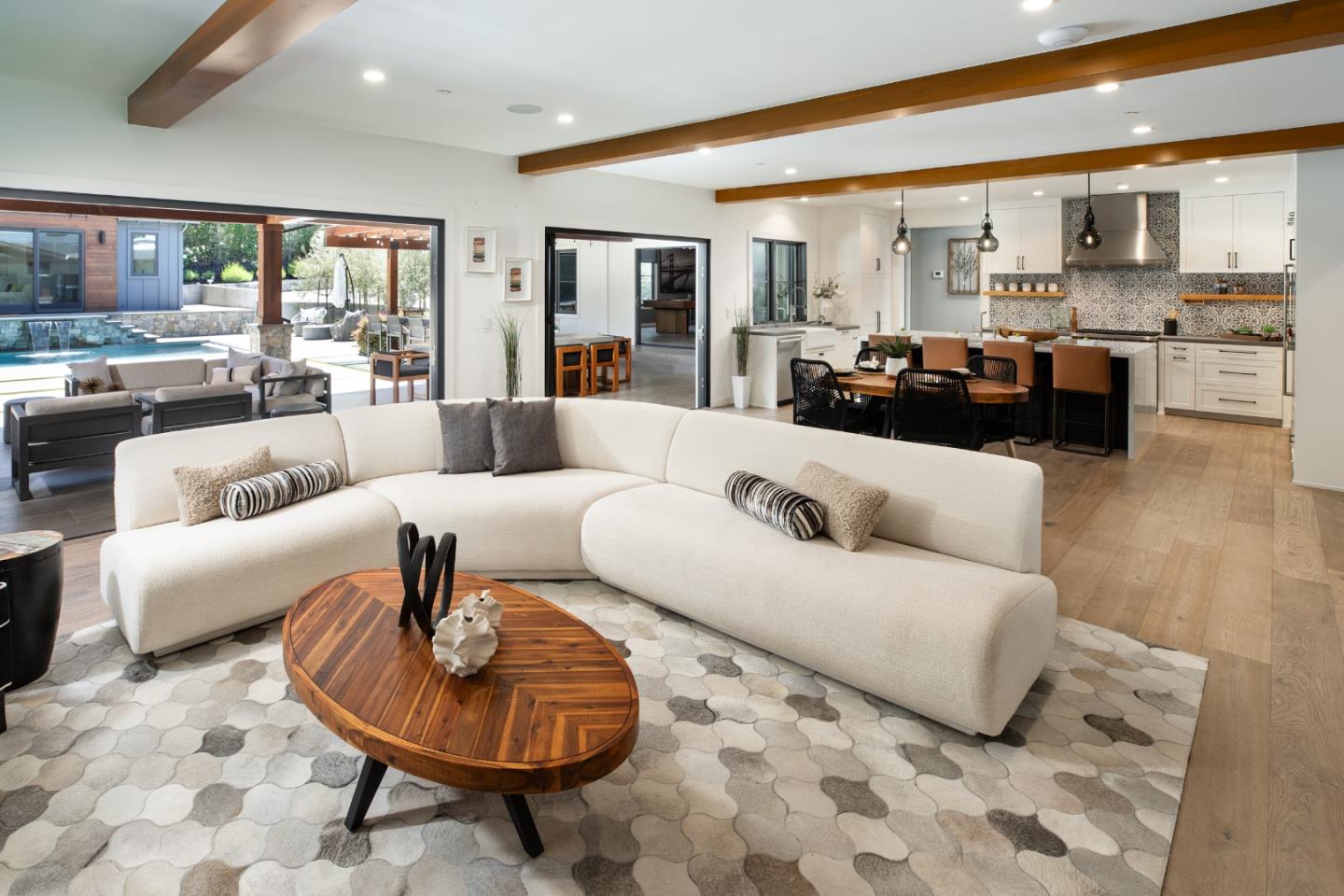140 Twin Oaks DR