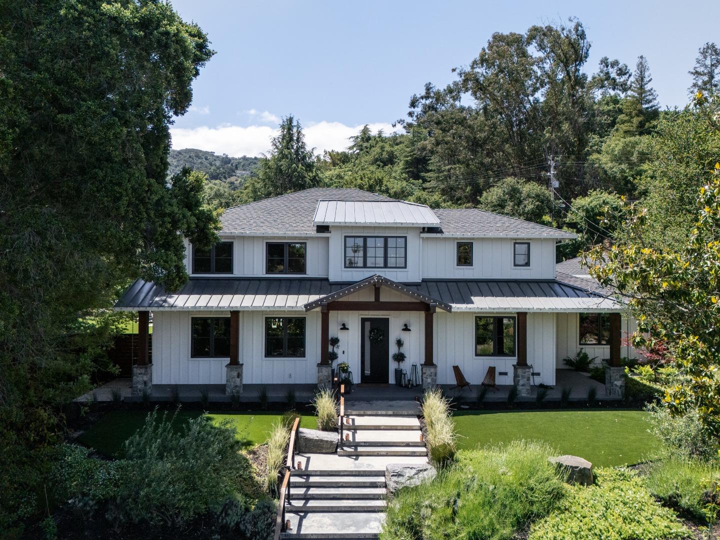 140 Twin Oaks DR
