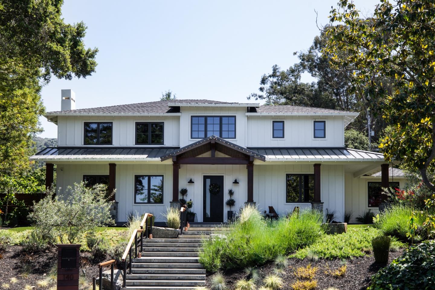 140 Twin Oaks DR