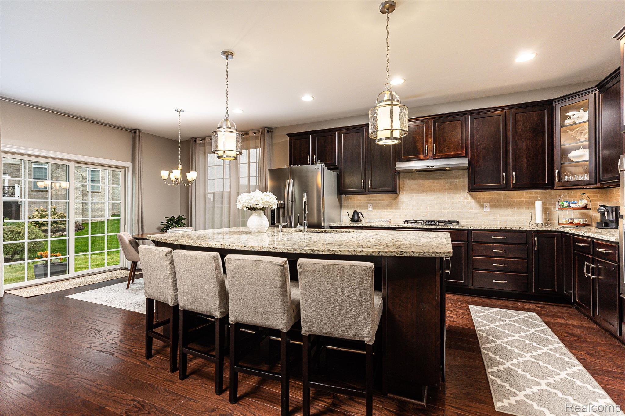 3903 N CENTURY OAK Circle