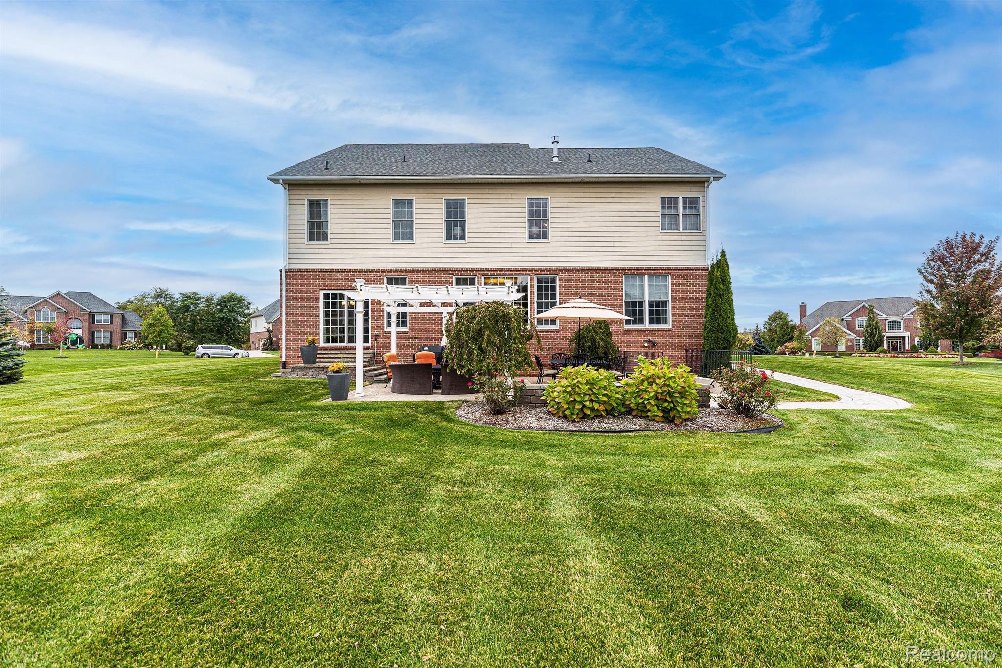 3903 N CENTURY OAK Circle