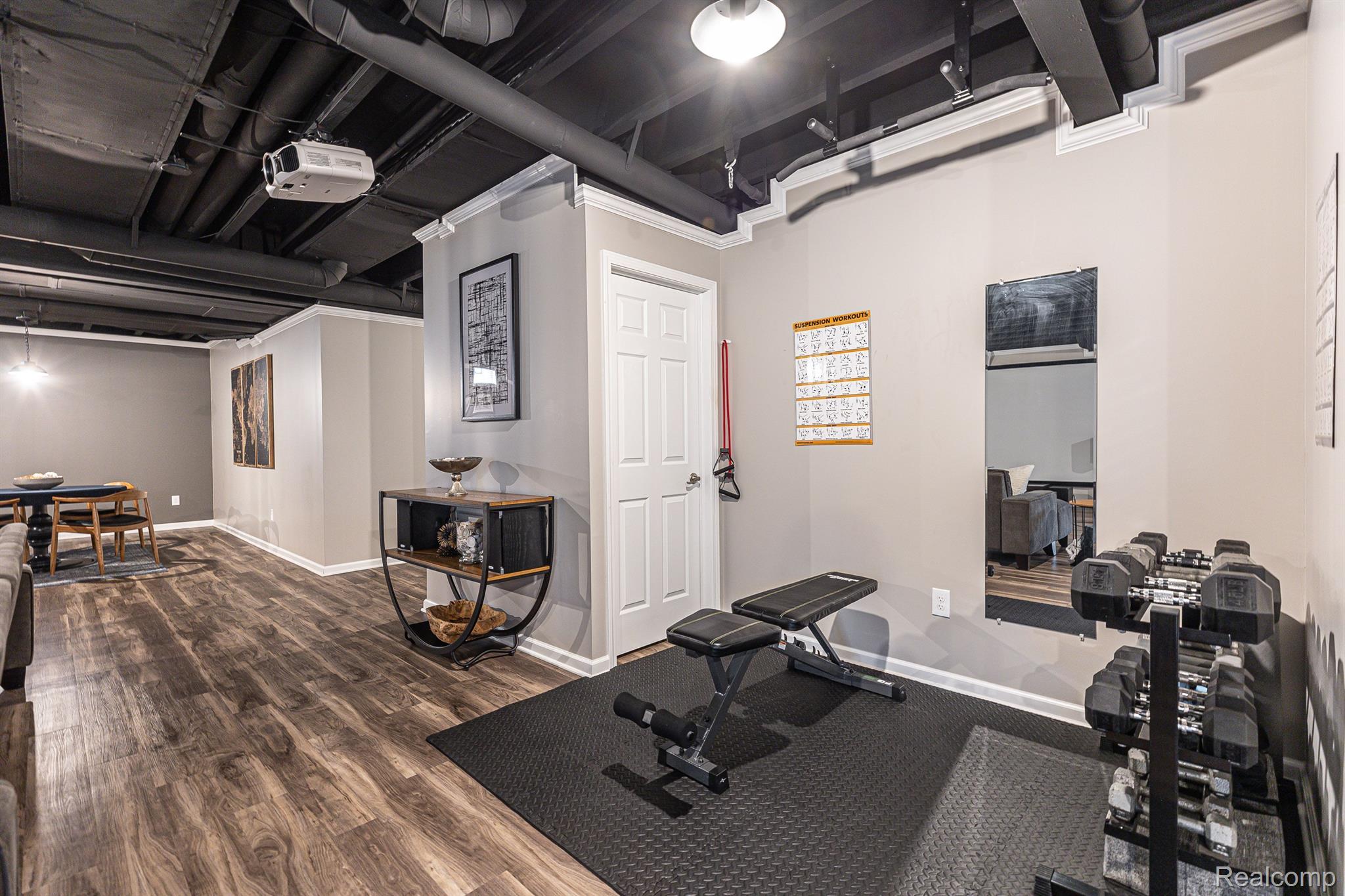 3903 N CENTURY OAK Circle