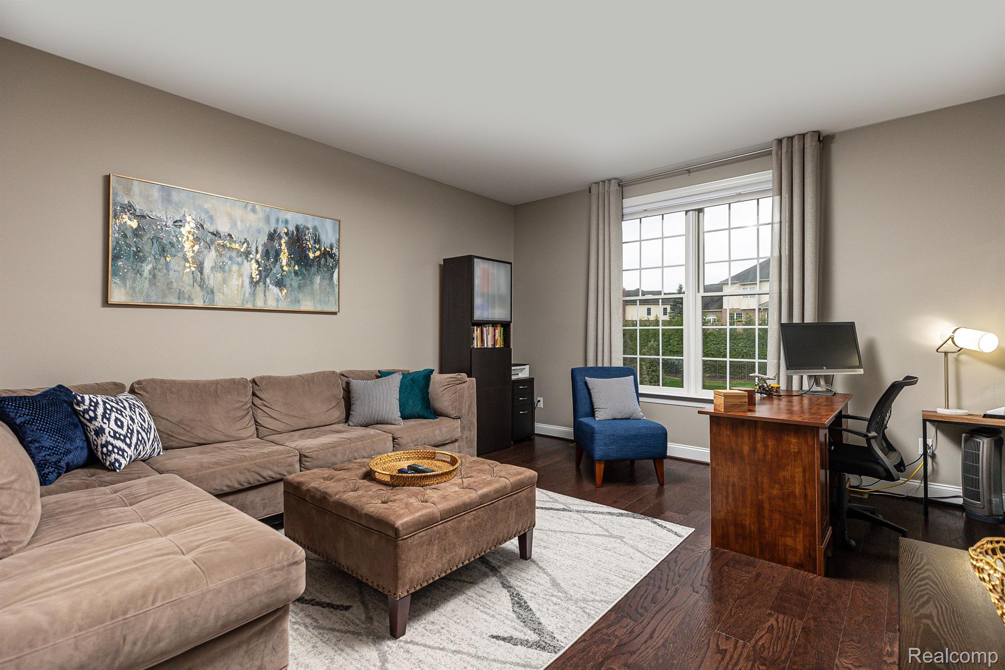 3903 N CENTURY OAK Circle