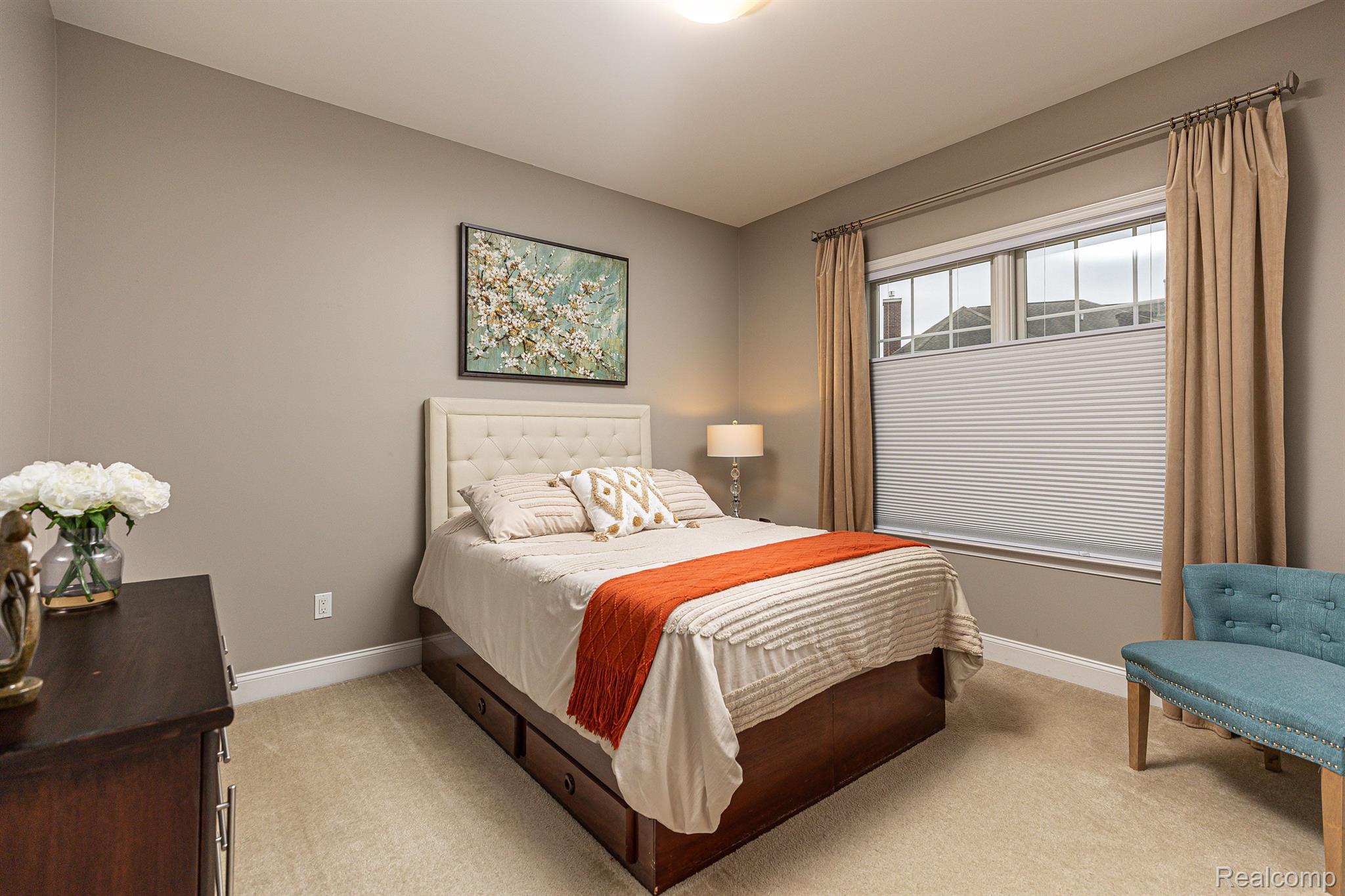 3903 N CENTURY OAK Circle