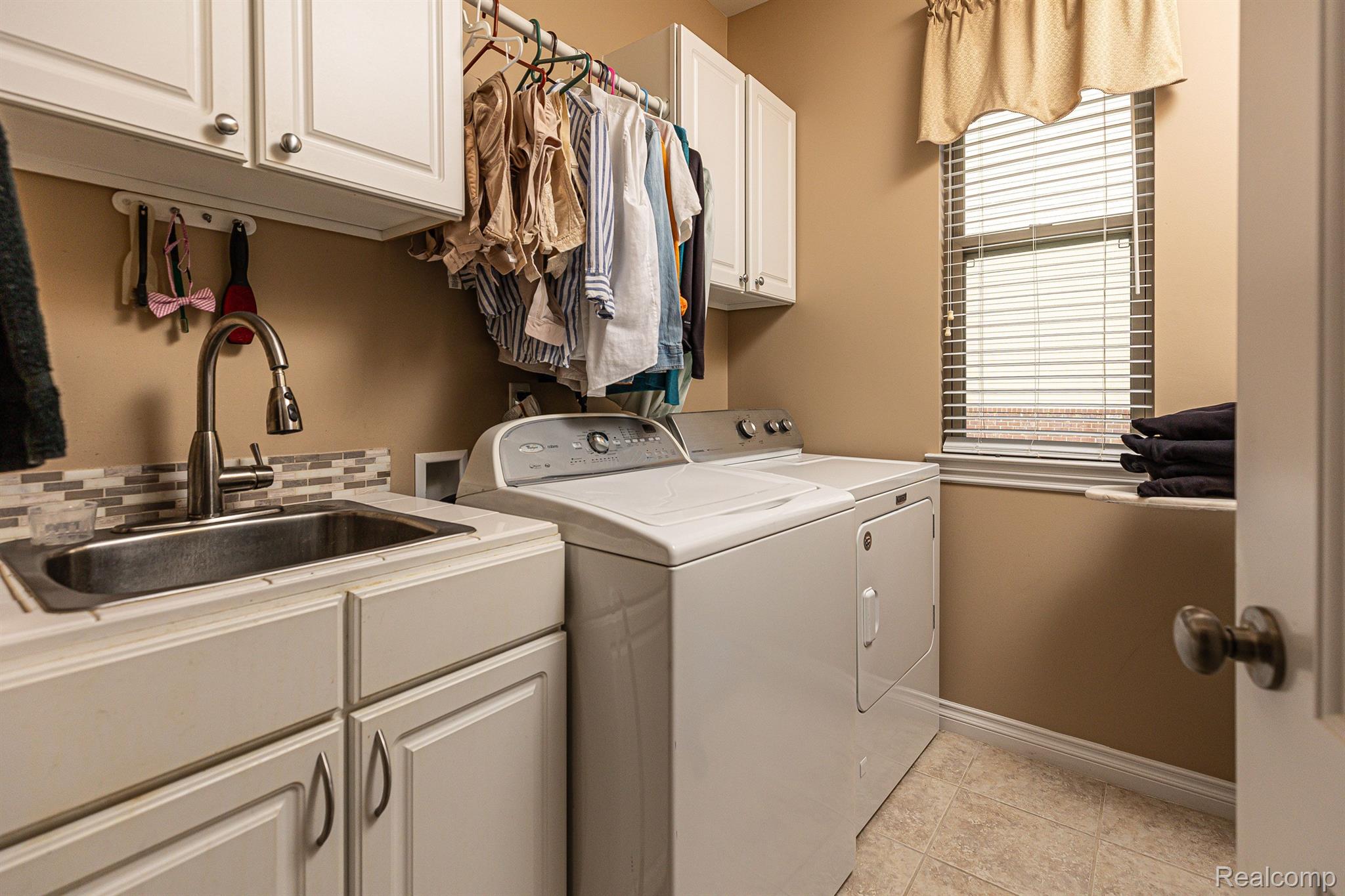 868 McIntosh Court