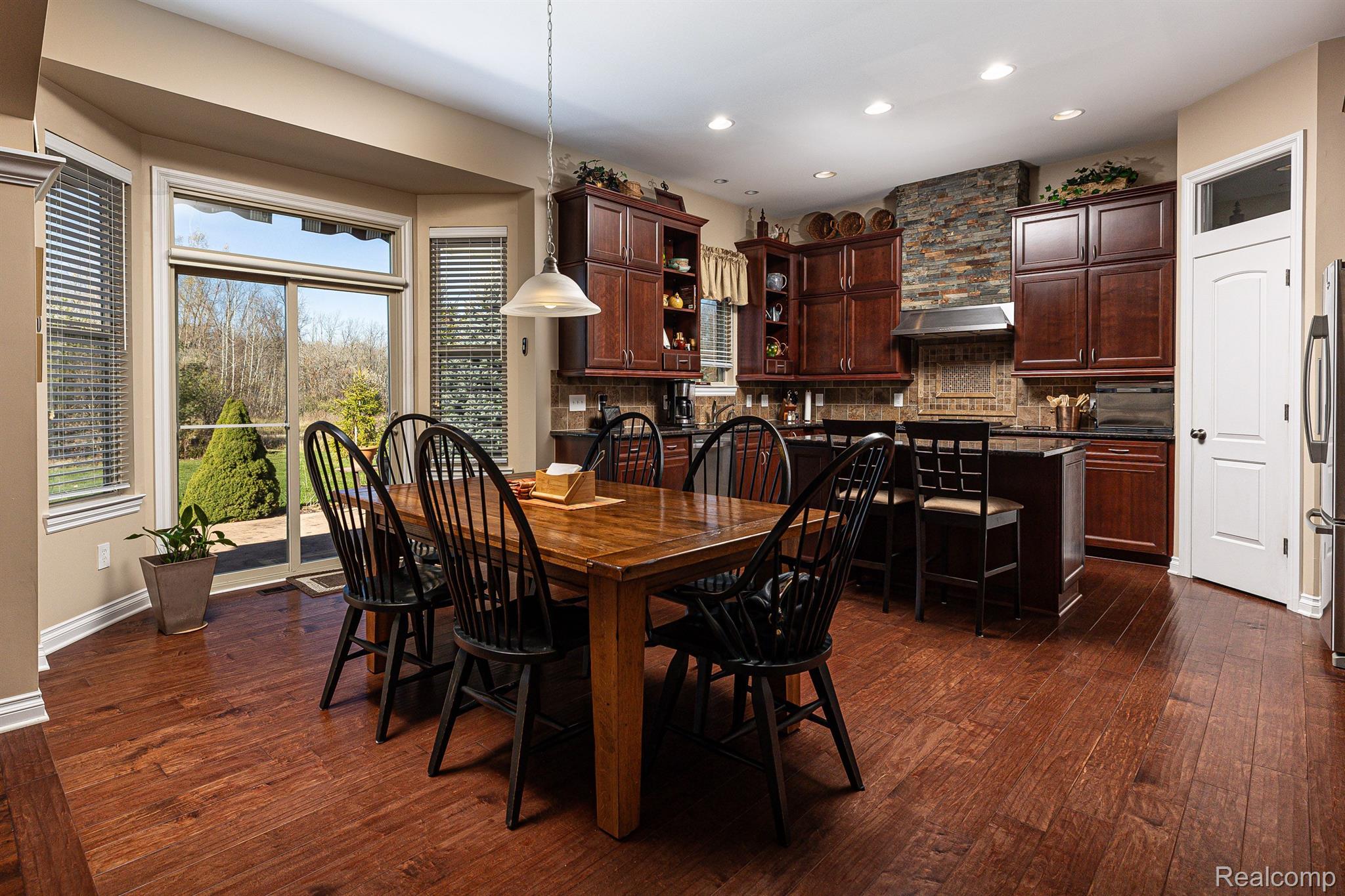 868 McIntosh Court