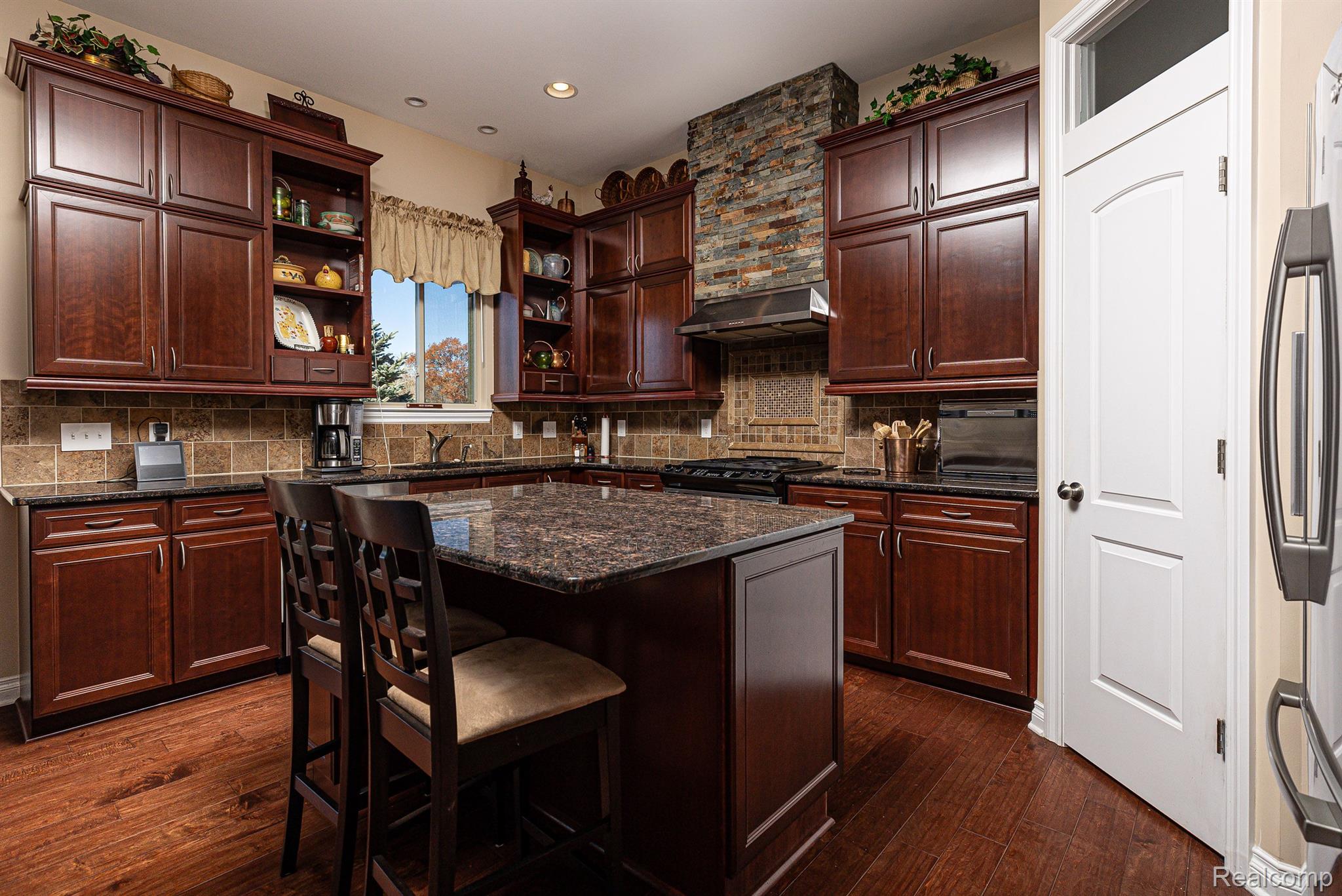868 McIntosh Court