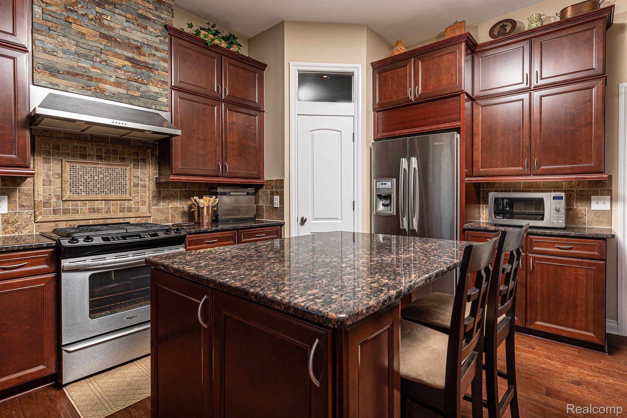 868 McIntosh Court