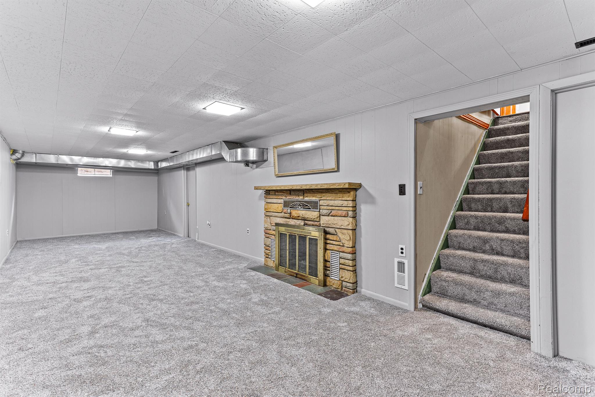 329 NIPPIGON Street