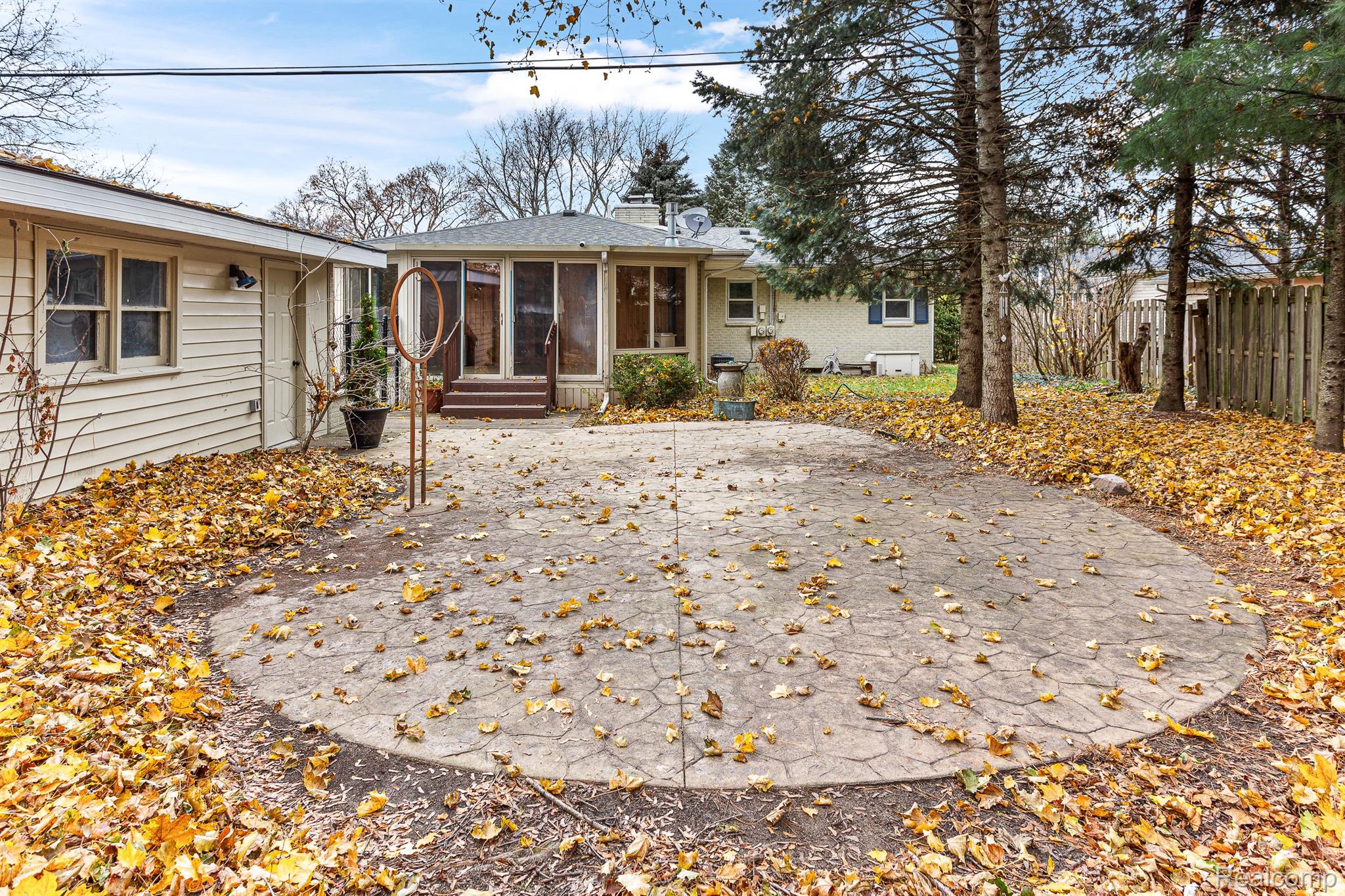 329 NIPPIGON Street