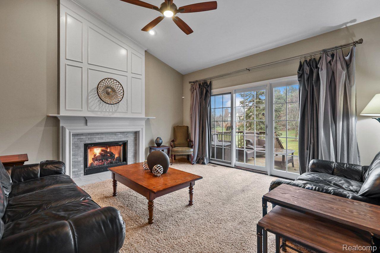 542 WYNGATE Drive
