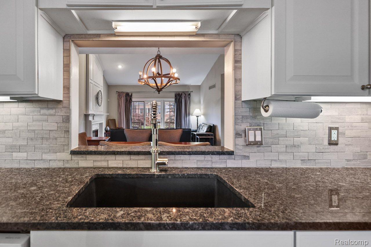542 WYNGATE Drive
