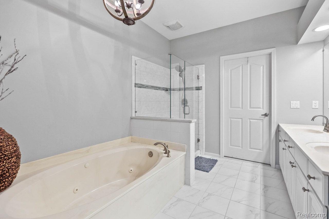 542 WYNGATE Drive