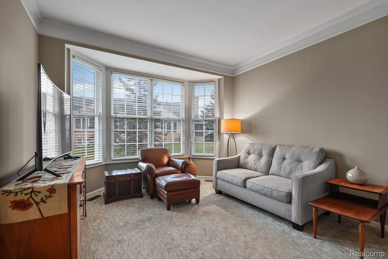 542 WYNGATE Drive