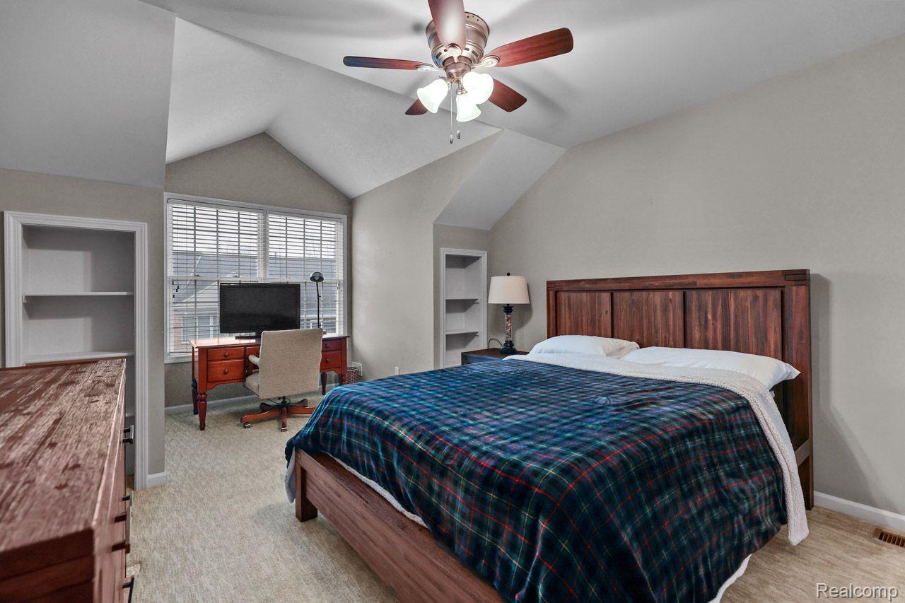 542 WYNGATE Drive