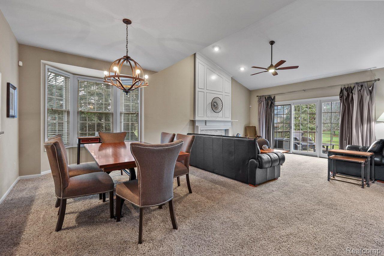 542 WYNGATE Drive