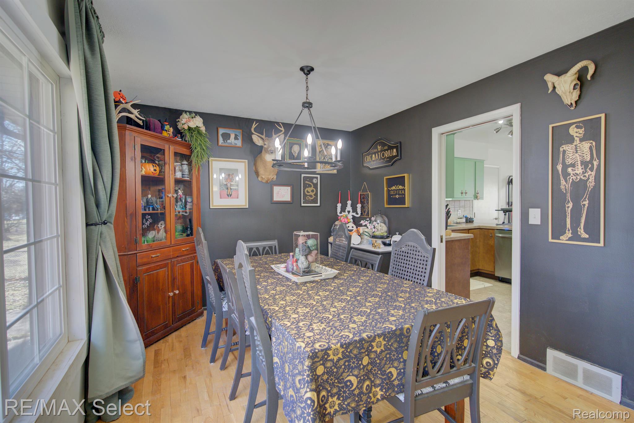 4383 LAWNWOOD Lane